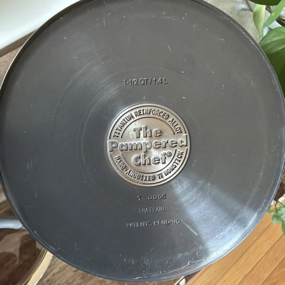 The Pampered Chef 3 Quart Hard-Anodized‎ Non-Stick Sauce Pan With Lid
